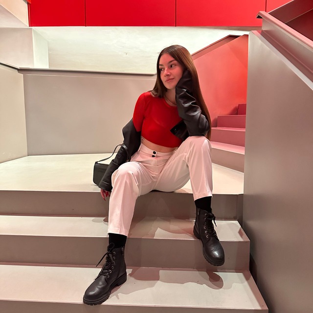 Костелова Яна Евгеньевна